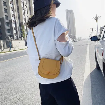 Women's bag 2020 new high-level retro retro messenger bag spring and summer simple fashion single shoulder saddle bag
Women's bag 2020 new high-level retro retro messenger bag spring and summer simple fashion single shoulder saddle bag