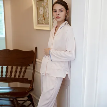 Autumn Winter New Ladies Pajamas Suit Long-sleeve V-neck Solid Cardigan Trousers Pyjamas Casual Home Nightwear Two-piece Sets
Autumn Winter New Ladies Pajamas Suit Long-sleeve V-neck Solid Cardigan Trousers Pyjamas Casual Home Nightwear Two-piece Sets