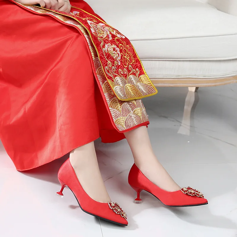 Chinese Style Marriage Shoes Man-made Diamond Thin Heeled Semi-high Heeled Xiu Shoes Wedding Shoes Pointed-Toe Bridal Shoes Wedd
Chinese Style Marriage Shoes Man-made Diamond Thin Heeled Semi-high Heeled Xiu Shoes Wedding Shoes Pointed-Toe Bridal Shoes Wedd