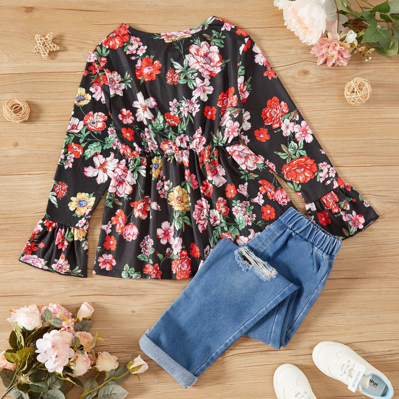 Patpat 2 peças criança menina floral impressão sino mangas peplum topo e rasgado calças jeans conjunto Patpat 2 peças criança menina floral impressão sino mangas peplum topo e rasgado calças jeans conjunto