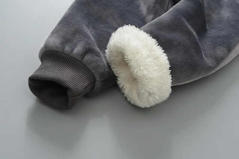 Baby boy clothes winter plus velvet thick three-piece children's warm cartoon dinosaur bear hooded sweater baby girl suit Baby boy clothes winter plus velvet thick three-piece children's warm cartoon dinosaur bear hooded sweater baby girl suit