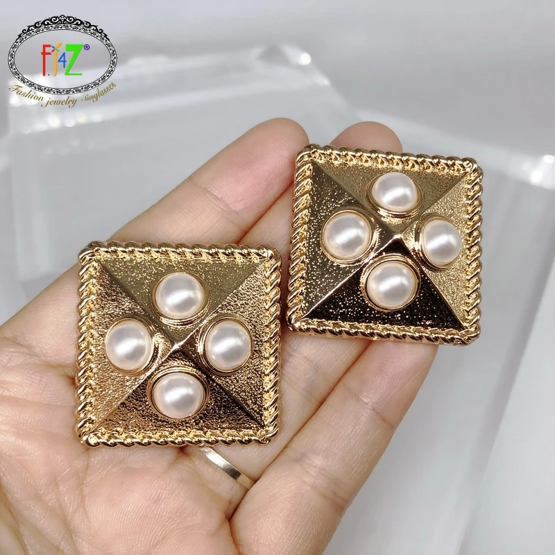 F.J4Z New Big Earring for Women Fashion Retro Pyramid Alloy Simulated Pearl Geo Earrings Chunky Party Gifts Dropship | Украшения и