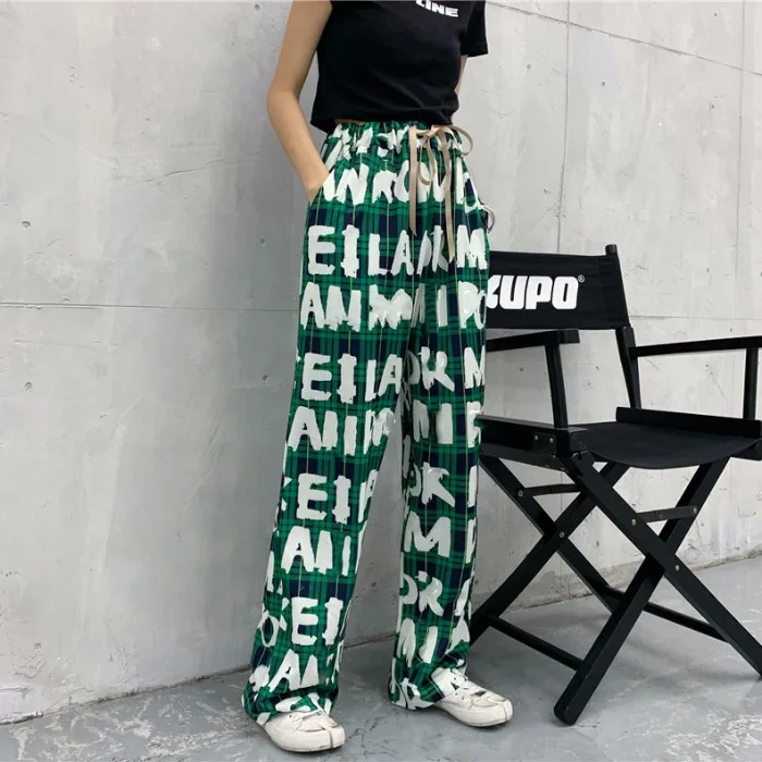 HOUZHOU Graffiti Wide Leg Pants Women 2020 Japan Harajuku Plaid Pants for Women New Streetwear Casual Vintage Trousers Fashion
HOUZHOU Graffiti Wide Leg Pants Women 2020 Japan Harajuku Plaid Pants for Women New Streetwear Casual Vintage Trousers Fashion