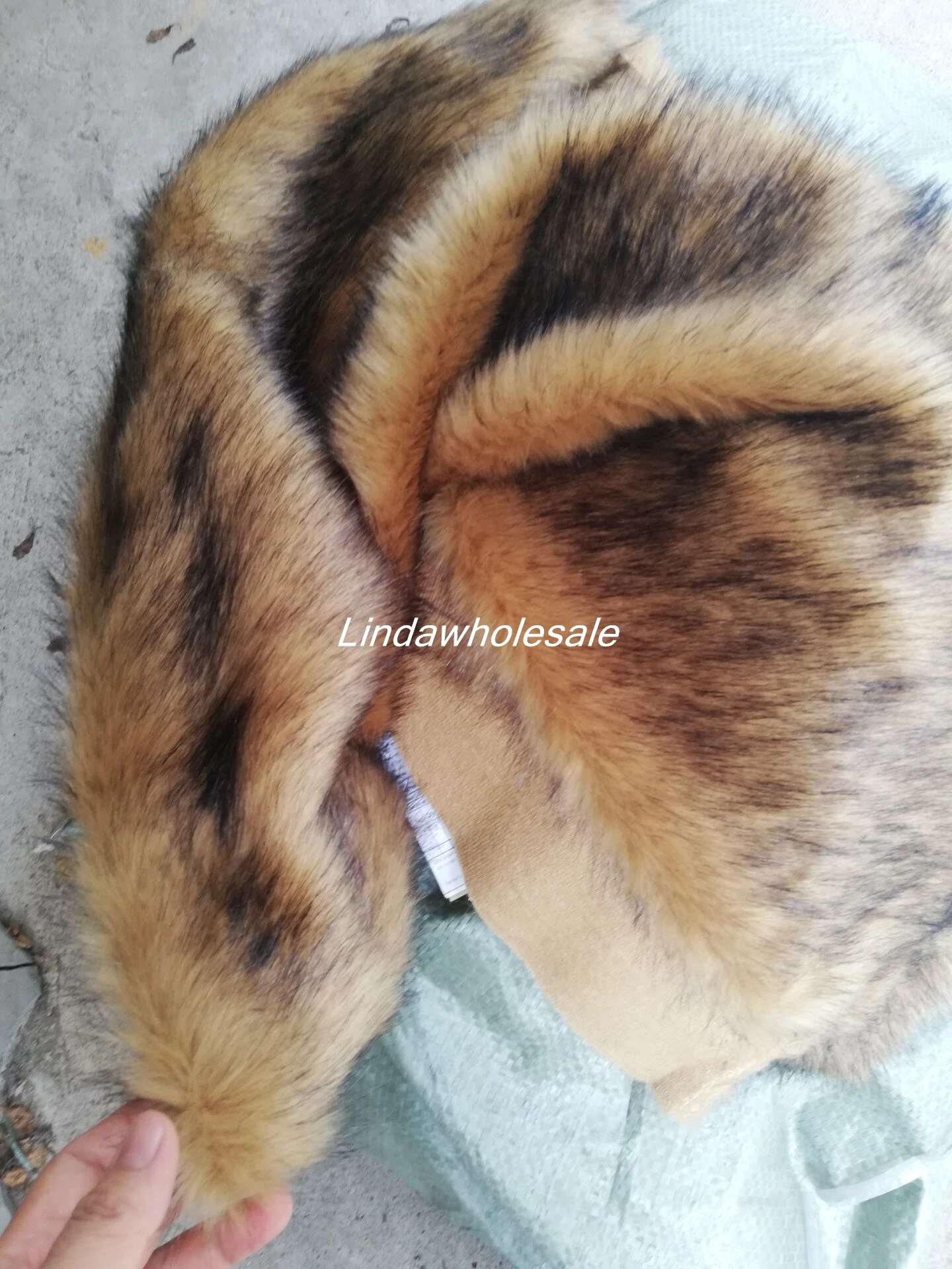 New dyed tip fox fur fabric,felt cloth,faux fur collar shoes boots neckline plush material,170cm*50cm/pcs
New dyed tip fox fur fabric,felt cloth,faux fur collar shoes boots neckline plush material,170cm*50cm/pcs