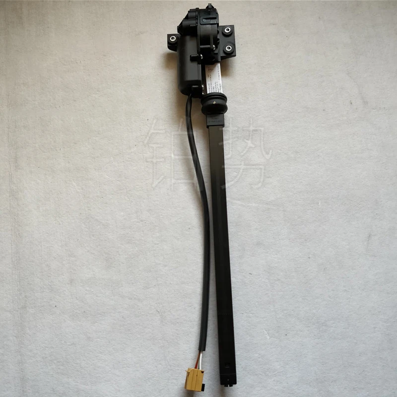Sunshade roller blind drive device engine assembly 2011-2013Por sch eCa yen ne 4.8T 3.0T Rear door window sunshade motor
Sunshade roller blind drive device engine assembly 2011-2013Por sch eCa yen ne 4.8T 3.0T Rear door window sunshade motor