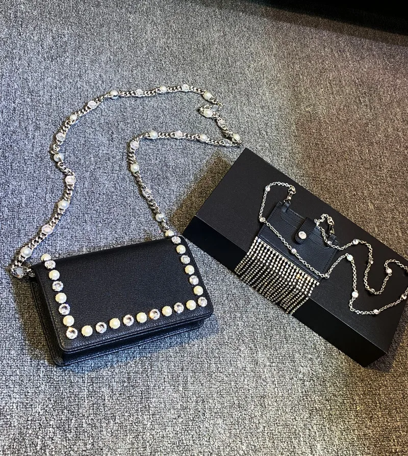 Rhinestone Pearl Clutch Women 2020 Spring New Soft Genuine Leather Women's Shoulder Bag Chain Diamond Bag Messenger Bag
Rhinestone Pearl Clutch Women 2020 Spring New Soft Genuine Leather Women's Shoulder Bag Chain Diamond Bag Messenger Bag