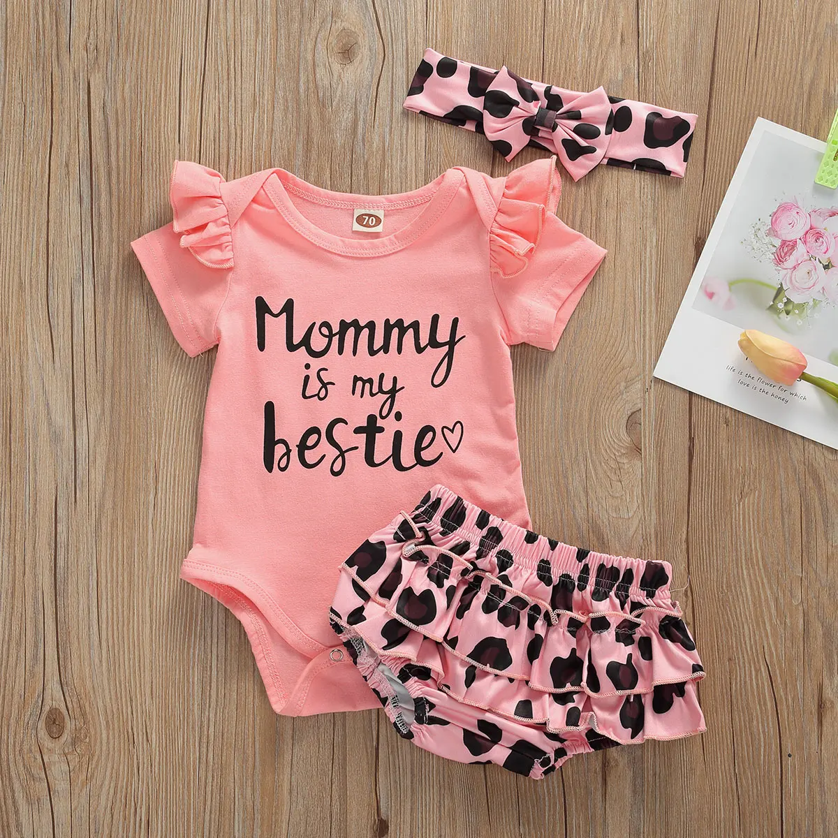 Baby Girls Summer Clothes Short Sleeve Romper Tops Leopard Ruffled Shorts Headband Outfits Set
Baby Girls Summer Clothes Short Sleeve Romper Tops Leopard Ruffled Shorts Headband Outfits Set