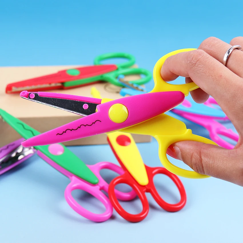 Kids Laciness Scissors Metal and Plastic DIY Scrapbooking Photo Colors Scissors Paper Lace Diary Decoration with 6 Patterns 1PC
Kids Laciness Scissors Metal and Plastic DIY Scrapbooking Photo Colors Scissors Paper Lace Diary Decoration with 6 Patterns 1PC
