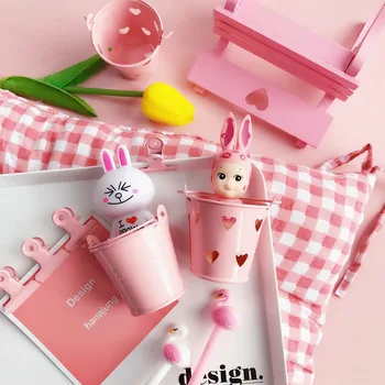 Creative Metal Girl Heart Mini Pink Desktop Storage Box Multi-Function Soft Cute Pen holder can soft cute bedroom storage finish
Creative Metal Girl Heart Mini Pink Desktop Storage Box Multi-Function Soft Cute Pen holder can soft cute bedroom storage finish