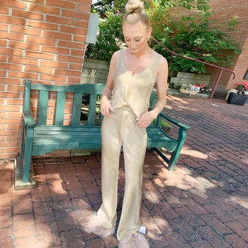 HiLoc Khaki Sleeveless Satin Sleepwear Women Set Sexy Pajamas Two Piece Set Tank Top Autumn Flare Pants Solid V-Neck Winter Suit
HiLoc Khaki Sleeveless Satin Sleepwear Women Set Sexy Pajamas Two Piece Set Tank Top Autumn Flare Pants Solid V-Neck Winter Suit