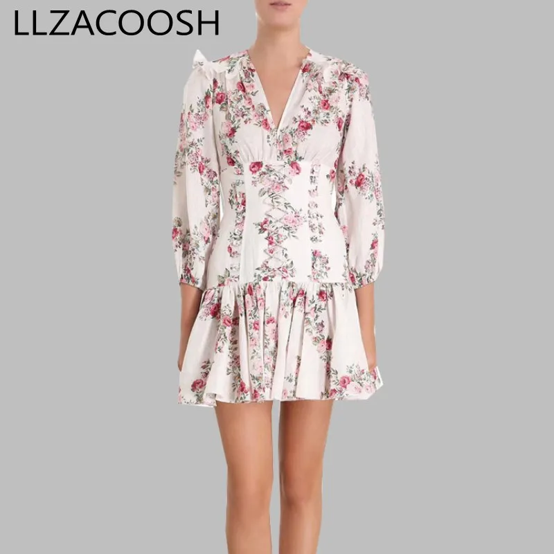 Newest Autumn Holiday Dress Runway Designer V Neck Floral Print Cross Lace up Bandage Ruffles Party Dress Fashion Bodycon Dress
Newest Autumn Holiday Dress Runway Designer V Neck Floral Print Cross Lace up Bandage Ruffles Party Dress Fashion Bodycon Dress