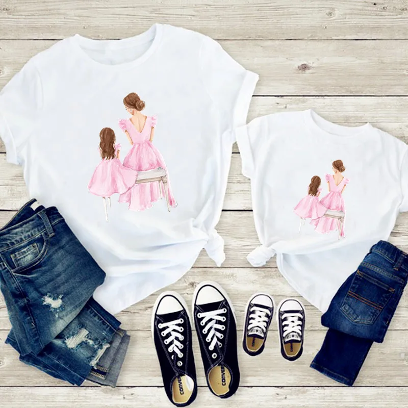 New 2020 Family Matching Clothes Pink Mommy and Me Clothes White Casual Short Sleeve Matching Family Outfits
New 2020 Family Matching Clothes Pink Mommy and Me Clothes White Casual Short Sleeve Matching Family Outfits