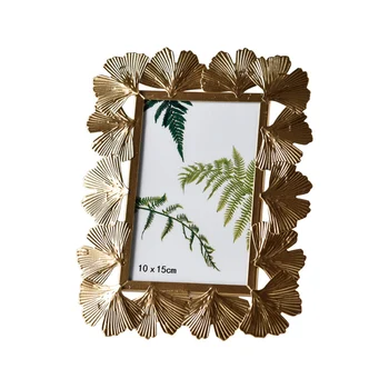 Exquisite INS Design Ginkgo Leaves Metal Photo Frame Home Decoration Accessories Desk Decor Ornament Birthday Gifts For Friend 
Exquisite INS Design Ginkgo Leaves Metal Photo Frame Home Decoration Accessories Desk Decor Ornament Birthday Gifts For Friend