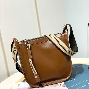 Genuine leather handbags retro saddle bag women crossbody 2020 new autumn fashion top layer cowhide shoulder bag
Genuine leather handbags retro saddle bag women crossbody 2020 new autumn fashion top layer cowhide shoulder bag