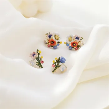 French enamel glaze flower earrings 925 silver needle fashion flower earrings dripping crystal asymmetric daisy earrings
French enamel glaze flower earrings 925 silver needle fashion flower earrings dripping crystal asymmetric daisy earrings