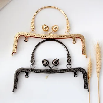 K616 Buds head spot drill hasp clasp 21CM handle purse frame gold black DIY Kiss lock bag coin purse Hardware accessories
K616 Buds head spot drill hasp clasp 21CM handle purse frame gold black DIY Kiss lock bag coin purse Hardware accessories