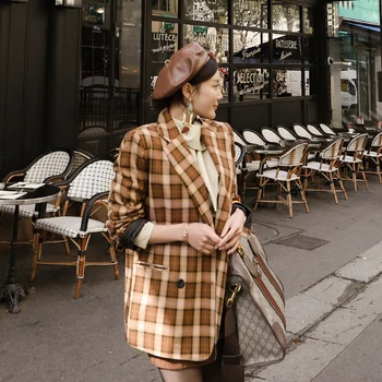 Fashion women comfortable high quality loose coat new arrival elegant outerwear work style trend spring plaid coat Jacket 
Fashion women comfortable high quality loose coat new arrival elegant outerwear work style trend spring plaid coat Jacket