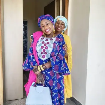 Royal Blue Swiss voile lace in Switzerland African Dry Cotton Lace For Man Dress Nigerian Lace Fabric 5 yards NA2892B-1
Royal Blue Swiss voile lace in Switzerland African Dry Cotton Lace For Man Dress Nigerian Lace Fabric 5 yards NA2892B-1