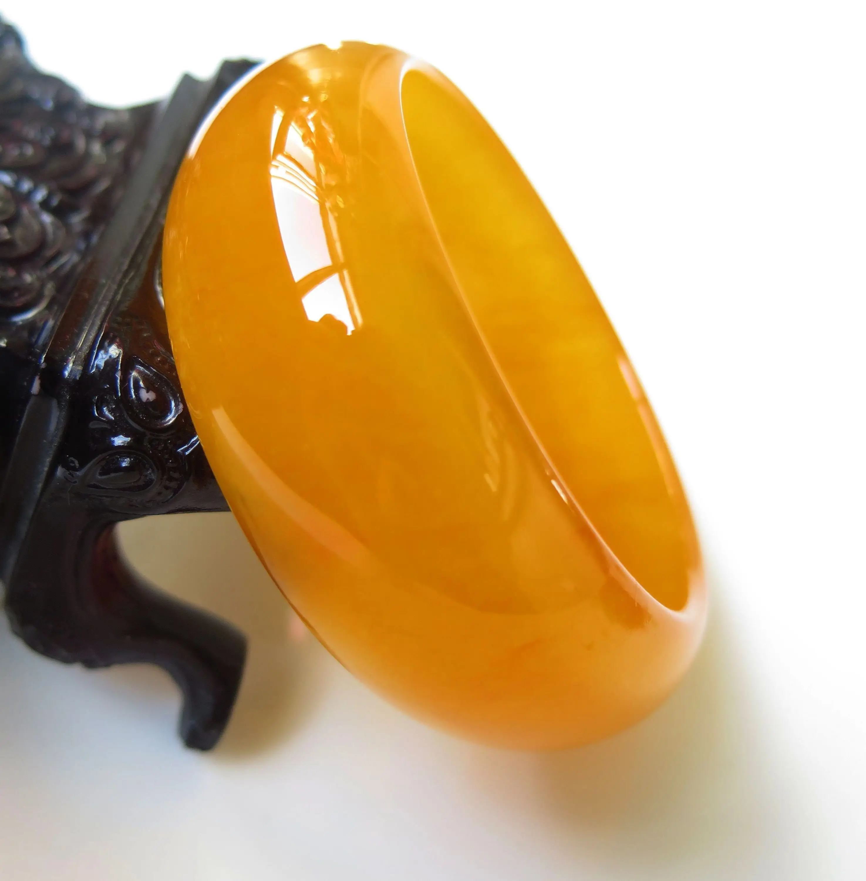 Jade bracelet Xinjiang Hotan Topaz gold wire jade Gobi jade chicken oil yellow widened and thickened women's Jade Bracelet
Jade bracelet Xinjiang Hotan Topaz gold wire jade Gobi jade chicken oil yellow widened and thickened women's Jade Bracelet