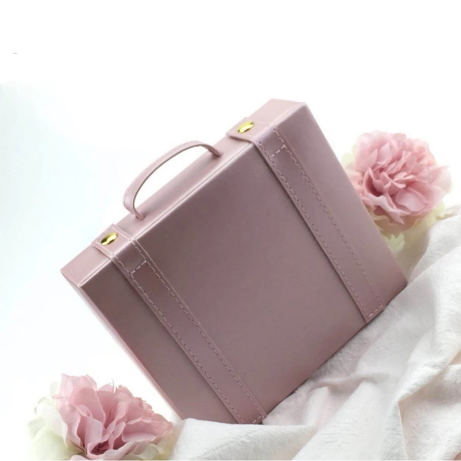 2019 Fashion Temperament Women Jewelry Storage Protection Display Gift Handbags Luxury Brand Peripheral Products Recommended 
2019 Fashion Temperament Women Jewelry Storage Protection Display Gift Handbags Luxury Brand Peripheral Products Recommended