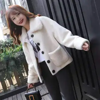 Women 2020 Autumn Winter Short Slim Faux Lamb Fur Coat Female Thick Warm Sheep Shearing Jacket Ladies Single Breasted Coats S05
Women 2020 Autumn Winter Short Slim Faux Lamb Fur Coat Female Thick Warm Sheep Shearing Jacket Ladies Single Breasted Coats S05