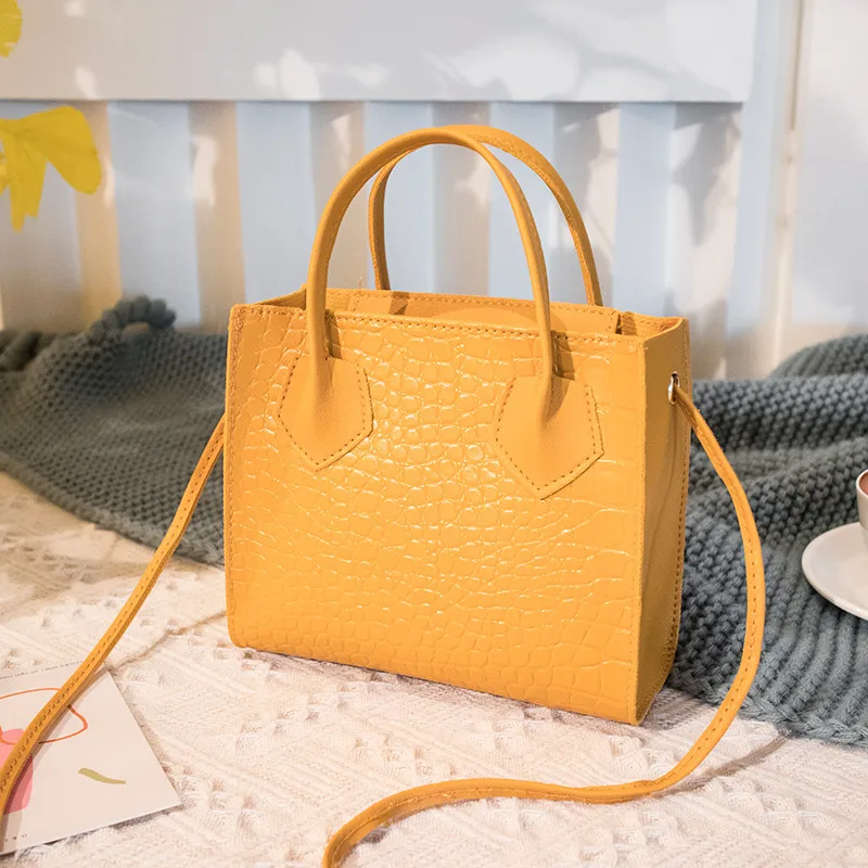 2020 Mini Small Square Bag Shoulder Messenger Bag Crocodile Pattern Ladies Portable Totes Handbag Fashion 6 Colors
2020 Mini Small Square Bag Shoulder Messenger Bag Crocodile Pattern Ladies Portable Totes Handbag Fashion 6 Colors