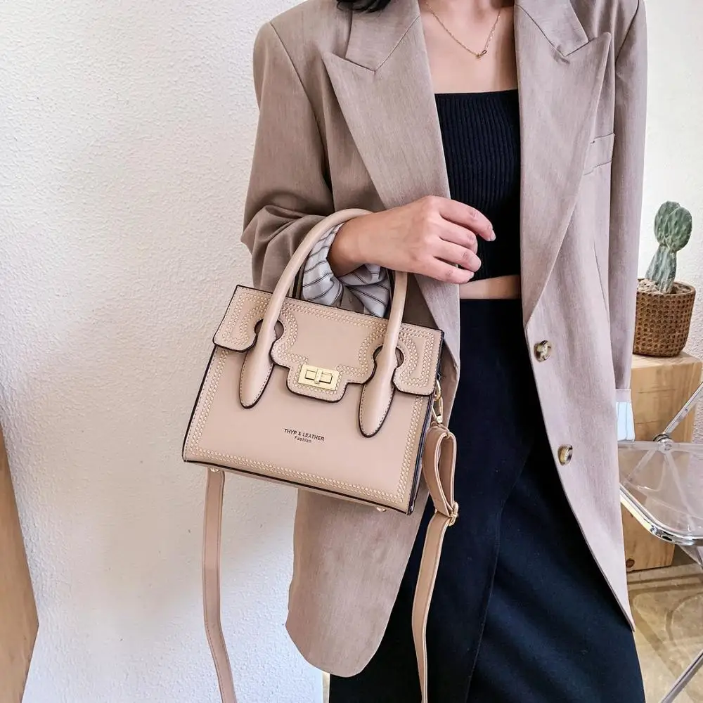 Pure Color Mini Cross Body Bag Hot Selling High Quality Light Luxury PU Leather Handbag for Women
Pure Color Mini Cross Body Bag Hot Selling High Quality Light Luxury PU Leather Handbag for Women