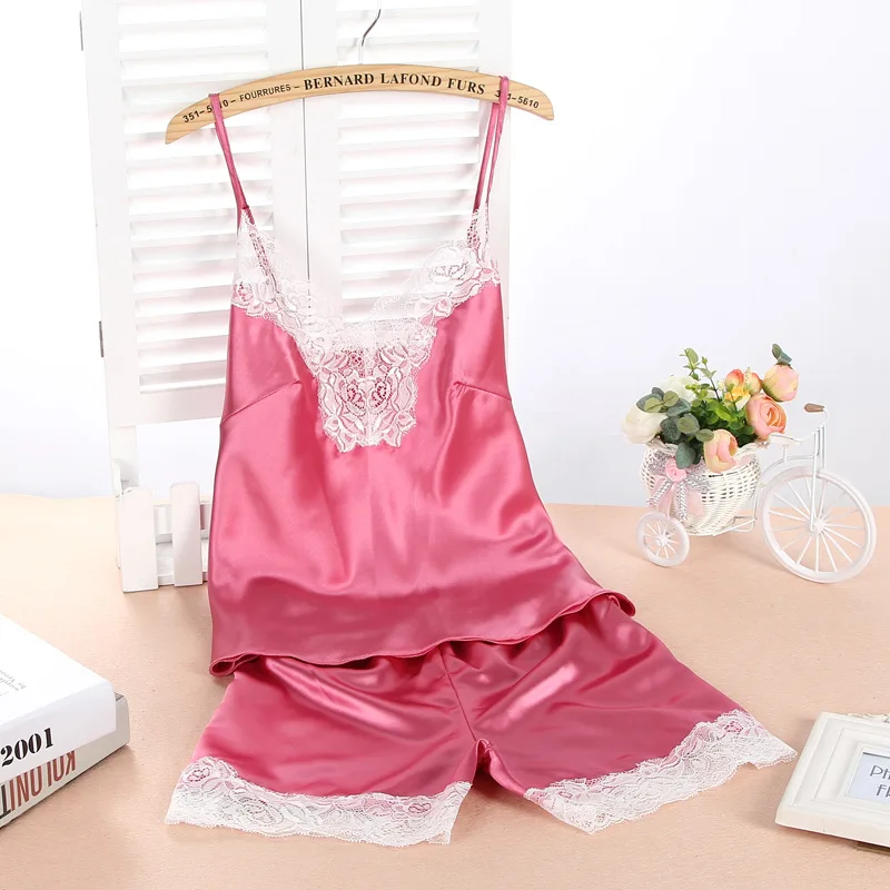 New 2019 Women's Pajamas Set V-neck Rayon Silk Spaghetti Strap Top Lace Pathwork Backless Sexy Sleepwear Tank Plus Shorts
New 2019 Women's Pajamas Set V-neck Rayon Silk Spaghetti Strap Top Lace Pathwork Backless Sexy Sleepwear Tank Plus Shorts