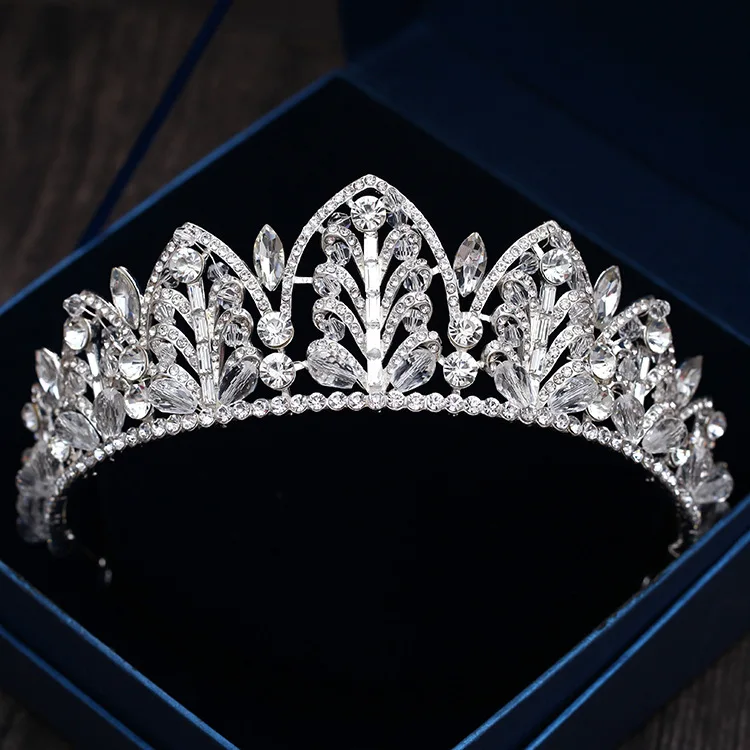 Bride Crown Headdress Marriage Jewelry European Style Glorious Crown Studio Wedding Coiled Hair Accessories Wedding Dress Access
Bride Crown Headdress Marriage Jewelry European Style Glorious Crown Studio Wedding Coiled Hair Accessories Wedding Dress Access
