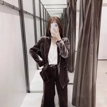 Winter women's pants suit feminine Fashion solid color gold velvet long sleeve ladies jacket blazer Casual trousers Two-piece
Winter women's pants suit feminine Fashion solid color gold velvet long sleeve ladies jacket blazer Casual trousers Two-piece