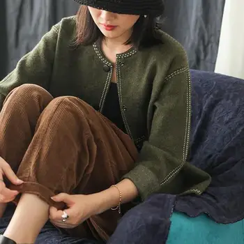 2019 Autumn Female Knitted Cotton Long Sleeve Casual Sweater Vintage O Neck Embroidery Single Breasted Women Sweaters 
2019 Autumn Female Knitted Cotton Long Sleeve Casual Sweater Vintage O Neck Embroidery Single Breasted Women Sweaters