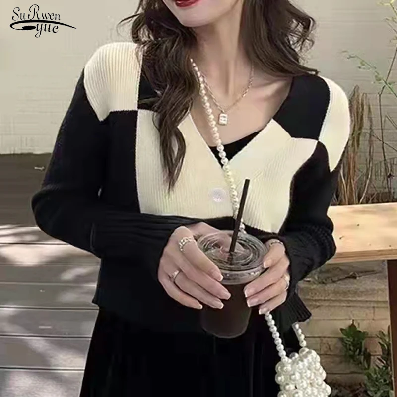 Knitted Loose Oversized Jumper Top Single Breasted V Neck Women Button Black White Splicing Cardigan Sweater Jacket Coat 17773
Knitted Loose Oversized Jumper Top Single Breasted V Neck Women Button Black White Splicing Cardigan Sweater Jacket Coat 17773