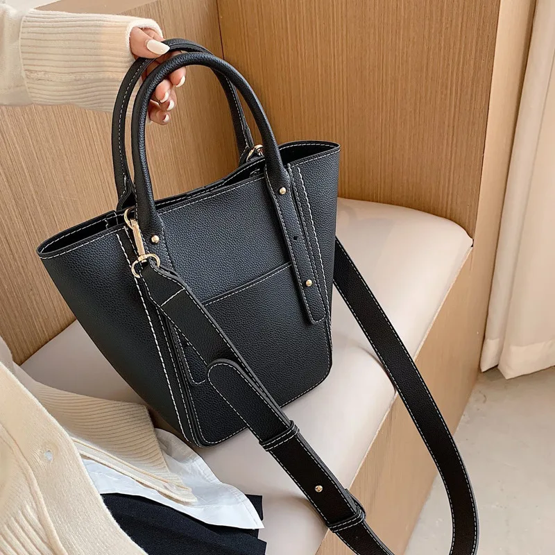 High-quality Korean version of the simple large-capacity bag 2020 new single-shoulder handbags high-quality cross-body tote bag
High-quality Korean version of the simple large-capacity bag 2020 new single-shoulder handbags high-quality cross-body tote bag