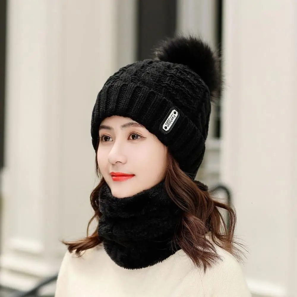 High Huality Winter knitted Hats Women Thick Warm Beanie Skullies Hat Female knit Letter Bonnet Beanie Caps Outdoor Riding Sets
High Huality Winter knitted Hats Women Thick Warm Beanie Skullies Hat Female knit Letter Bonnet Beanie Caps Outdoor Riding Sets