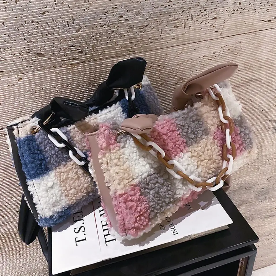 Elegant Female Chain Tote bag 2019 Winter New High Quality Soft Plush Women's Designer Handbag Hit color Shoulder Messenger Bag
Elegant Female Chain Tote bag 2019 Winter New High Quality Soft Plush Women's Designer Handbag Hit color Shoulder Messenger Bag