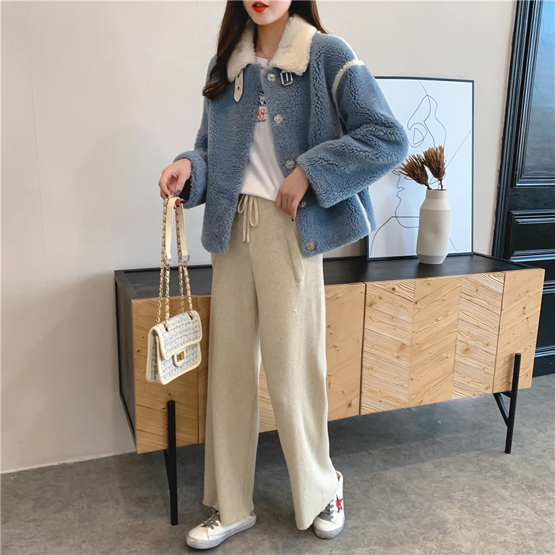 New Autumn and Winter Faux Fur Jacket Women's Lapel Patch Thicken Leather Jacket Coat Female Warm Coat Outwear
New Autumn and Winter Faux Fur Jacket Women's Lapel Patch Thicken Leather Jacket Coat Female Warm Coat Outwear
