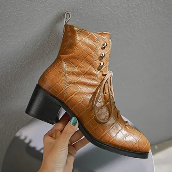 MLJUESE 2020 women ankle boots cow leather round toe checkered lace up winter short plush high heels women boots size 34-42
MLJUESE 2020 women ankle boots cow leather round toe checkered lace up winter short plush high heels women boots size 34-42