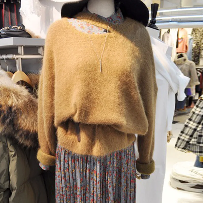 2019 Autumn New Sweater Women Retro Neckline Hollowed Out In Front of Exposed Clavicle Short and Long Pullover Sweater Women
2019 Autumn New Sweater Women Retro Neckline Hollowed Out In Front of Exposed Clavicle Short and Long Pullover Sweater Women
