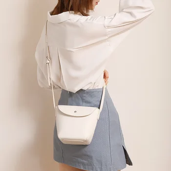 New Women High Quality Pu Leather Single Shoulder Crossbody Bags Teens Brief Flap Casual Messenger Bags Bucket Bag
New Women High Quality Pu Leather Single Shoulder Crossbody Bags Teens Brief Flap Casual Messenger Bags Bucket Bag