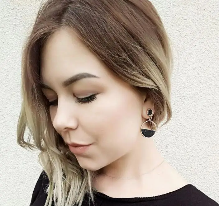 

Europe and the United States new round earrings imitation marble geometry wild earrings simple fashion women's earrings