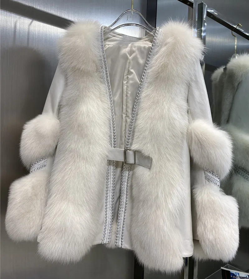 2020 Woman Fox Fur Coat With Sheepskin Leather High Quality Real Fur Jackets Winter Thick Warm Luxury Fashion Overcoats
2020 Woman Fox Fur Coat With Sheepskin Leather High Quality Real Fur Jackets Winter Thick Warm Luxury Fashion Overcoats
