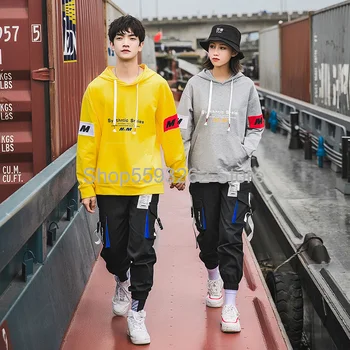 Wei Yi men's hooded season 2020 trend handsome couple with a set of men's casual sports suit tide 
Wei Yi men's hooded season 2020 trend handsome couple with a set of men's casual sports suit tide