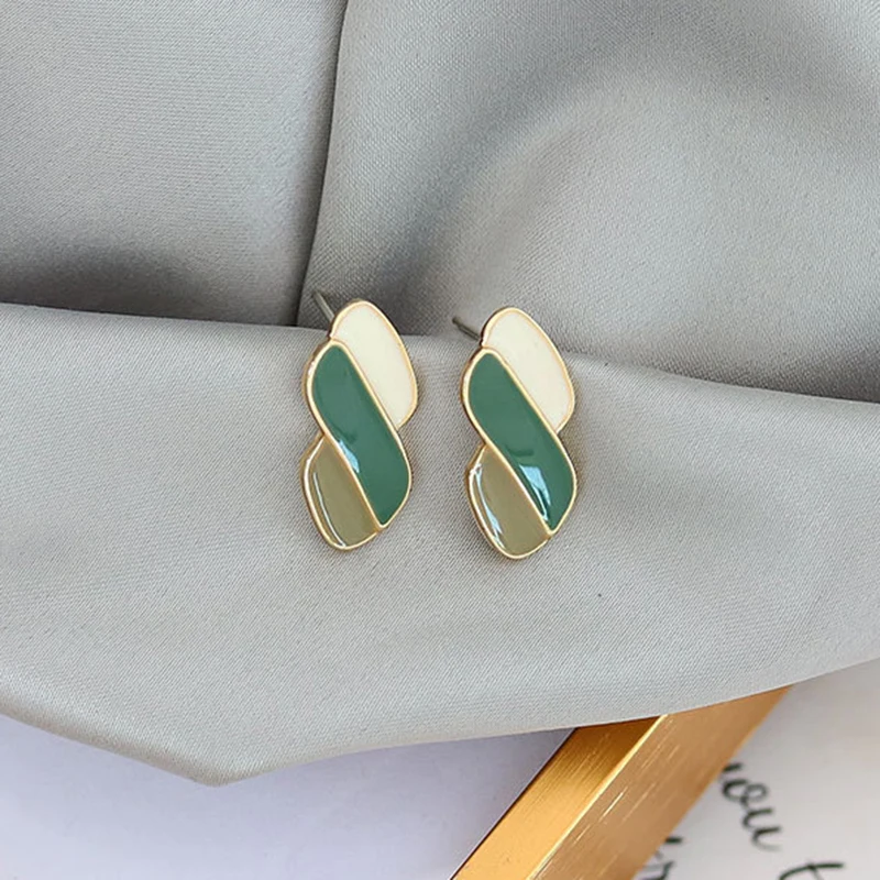 Wholesale(12pair/lot) 2019 New Hot Sale Vintage Drop Glaze Geometric Earrings for Women Stripe Splicing Brincos Femme Bijoux
Wholesale(12pair/lot) 2019 New Hot Sale Vintage Drop Glaze Geometric Earrings for Women Stripe Splicing Brincos Femme Bijoux