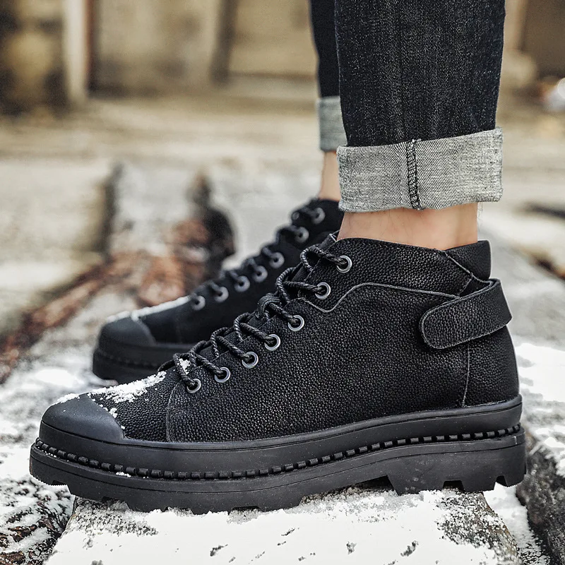 Winter plus Velvet Martin Boots Warm Cotton-padded Shoes Men Retro Genuine Leather Anti-slip Snow Boots Natural Leather 
Winter plus Velvet Martin Boots Warm Cotton-padded Shoes Men Retro Genuine Leather Anti-slip Snow Boots Natural Leather