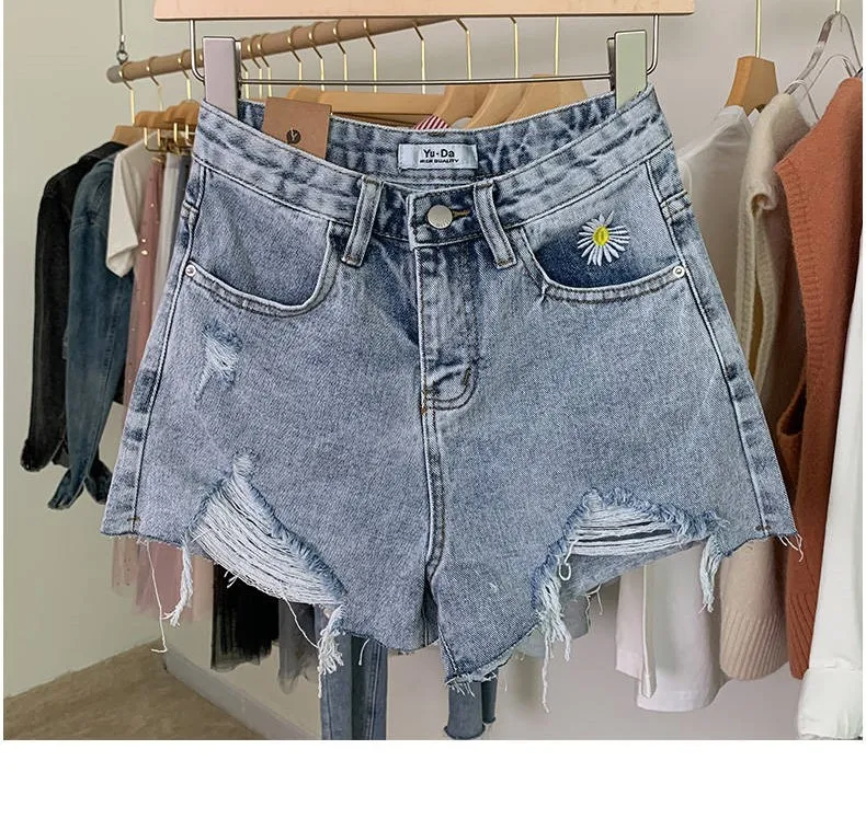 LUX ANGNER 2020 Summer Korean Shorts Women Jeans High Waist Hole Denim Shorts Cotton Small Daisy Loose Large Size Female Short
LUX ANGNER 2020 Summer Korean Shorts Women Jeans High Waist Hole Denim Shorts Cotton Small Daisy Loose Large Size Female Short