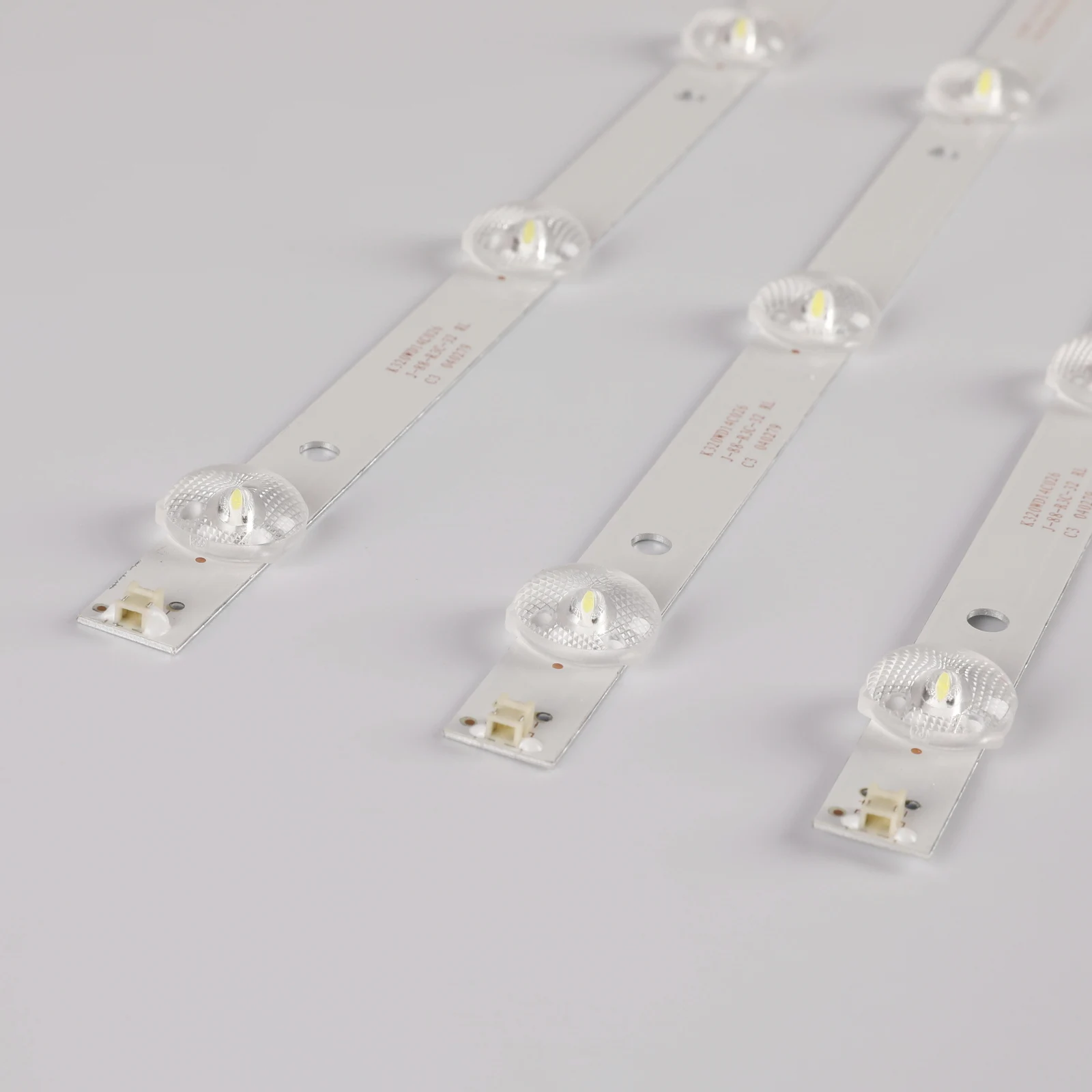 Novo Kit 3pcs 8LED 618mm tira retroiluminação LED para LE32D59 32PFL3045 K320WD 4708-K320WD-A2213K01 A4213K01 471R1055 471R1P53 
Novo Kit 3pcs 8LED 618mm tira retroiluminação LED para LE32D59 32PFL3045 K320WD 4708-K320WD-A2213K01 A4213K01 471R1055 471R1P53