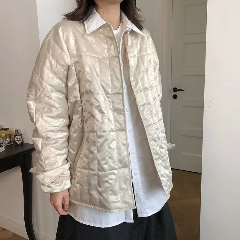 Winter 2021 New Fashionable Satin Texture Quilted O Neck Profile Cotton Jacket For Ladies Loose Thin Warm Solid Color Chic Coat
Winter 2021 New Fashionable Satin Texture Quilted O Neck Profile Cotton Jacket For Ladies Loose Thin Warm Solid Color Chic Coat