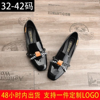 2019 new monochrome lace fashion mature casual square head shallow mouth low-heeled shoes women.
2019 new monochrome lace fashion mature casual square head shallow mouth low-heeled shoes women.