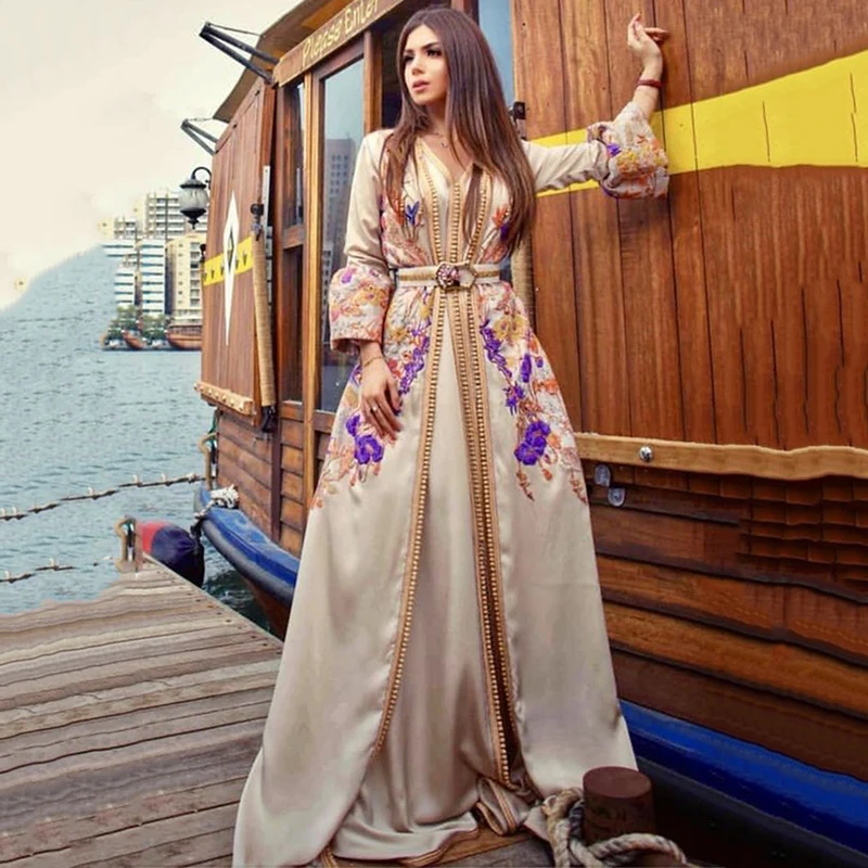 Eightree Moroccan Caftan Evening Dresses Lace Appliques Arabic Muslim Special Occasion Dresses V Neck Long Evening Party Gowns
Eightree Moroccan Caftan Evening Dresses Lace Appliques Arabic Muslim Special Occasion Dresses V Neck Long Evening Party Gowns