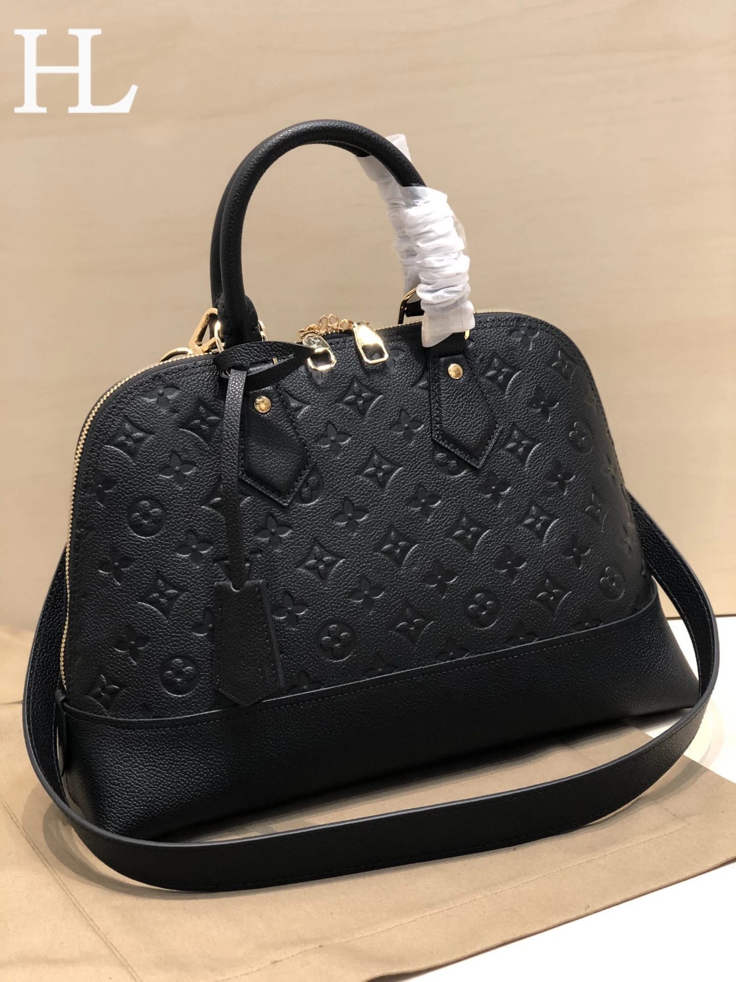 The best quality ladies luxury fashion shoulder bag quality classic 100% leather brand famous ladies handbag free shipping
The best quality ladies luxury fashion shoulder bag quality classic 100% leather brand famous ladies handbag free shipping